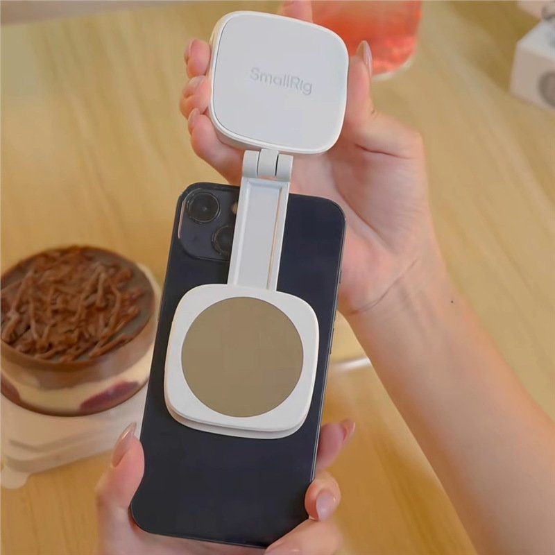 ProSelfie Halo™ – Magnetic Mobile Fill Light - Image 3